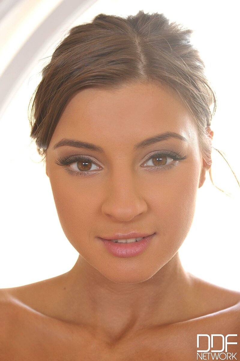 Елена, 25