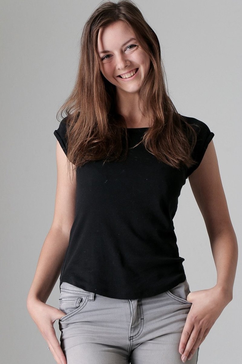 Милана, 22